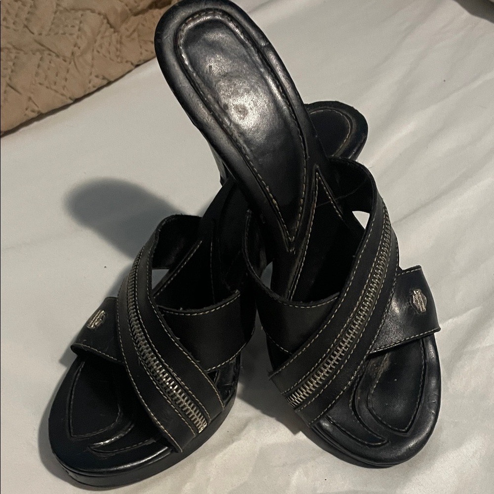 Harley-Davidson Black Slide Sandals with Zipper Detail..way cute way comfy..